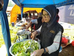 CT ARSA Foundation Buat Dapur Umum-Posko Medis Bantu Korban Longsor Sukajaya