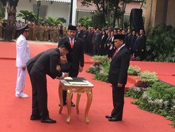 Anies Rombak 2.650 Pejabat Eselon III dan IV DKI Jakarta