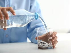 Awas Jangan Beli Air Minum Kemasan Sembarangan! Perhatikan Ini Dulu