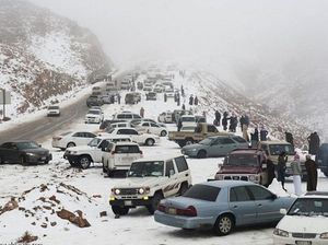 Heboh Sepekan: Arab Saudi Turun Salju
