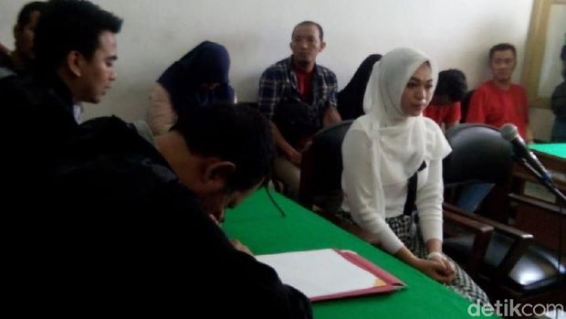 Ahmad Arfah Lubis-detikcom/ Sidang Febi Nur Amelia terdakwa kasus ITE tagih utang via IG