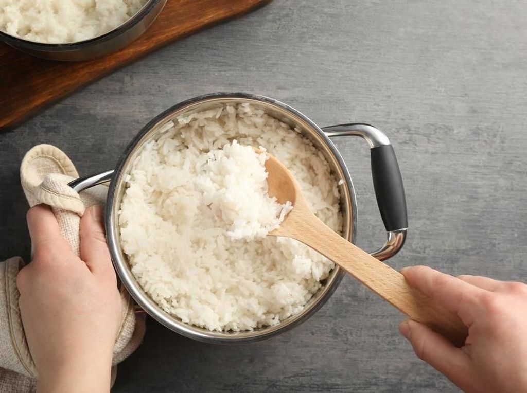 Campur Makanan dan Darah Haid, TKI Dibui di Singapura Campur Makanan dan Darah Haid, TKI Dibui di Singapura