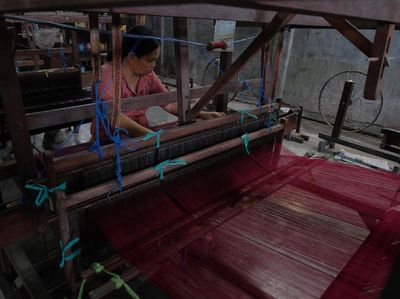 Melestarikan Kain Tenun Tradisional Bali di Era Modernisasi