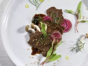 Daging Babi Terbuat dari Bahan Nabati, Apakah Halal?