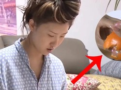 Hwasa MAMAMOO Belajar Seni Kupas Buah, Hasilnya Malah Kocak!