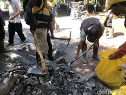 Video Aspal di Simpang Pasteur-Cipaganti yang Kepulkan Asap Dibongkar