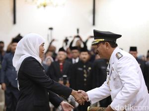 Gubernur Khofifah Lantik Bupati Mojokerto Baru Usai Mustofa Kemal Pasha Dibui Gubernur Khofifah Lantik Bupati Mojokerto Baru Usai Mustofa Kemal Pasha Dibui