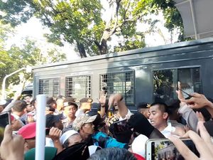 Detik-detik Evakuasi Remaja Dicurigai Menyusup ke Massa Pro Anies Detik-detik Evakuasi Remaja Dicurigai Menyusup ke Massa Pro Anies