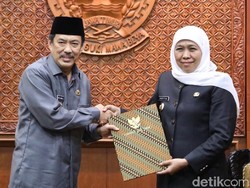 Bupati Sidoarjo Tersangka KPK, Gubernur Serahkan Mandat ke Wabup Nur Ahmad