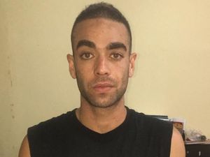 Bule Australia Aniaya Sopir Taksi hingga Mulut Robek-Mata Lebam di Bali Bule Australia Aniaya Sopir Taksi hingga Mulut Robek-Mata Lebam di Bali