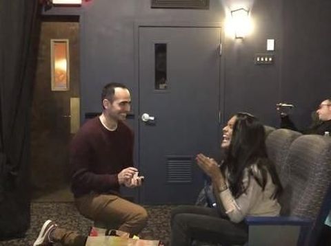 So Sweet!Pria Lamar Kekasih Lewat Film di Bioskop Dilihat Jutaan Penonton
