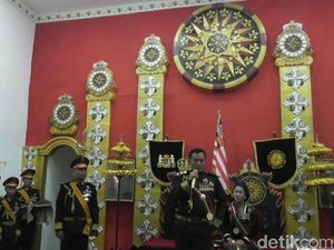 Polisi: Raja dan Ratu Kerajaan Agung Sejagat Ngaku Nikah Secara Adat Polisi: Raja dan Ratu Kerajaan Agung Sejagat Ngaku Nikah Secara Adat