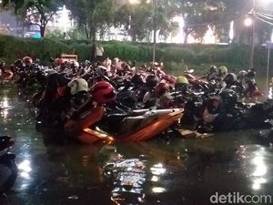 Pertolongan Pertama untuk Motor Matik yang Terendam Banjir