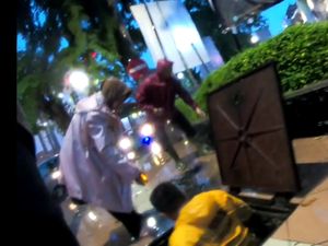 Saat Risma Pantau Genangan Air Ketika Surabaya Dilanda Hujan Lebat