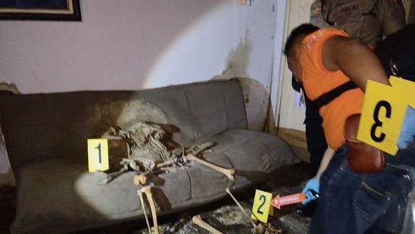 FOTO: Kerangka Manusia di Rumah Kosong yang Gegerkan Bandung