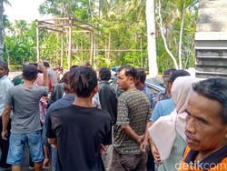 Video Warga Ramai-ramai Datangi Keraton Agung Sejagat
