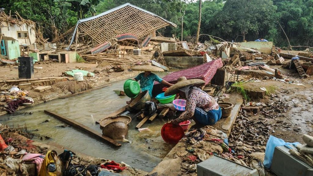 Dua Pekan Usai Banjir Bandang di Lebak, Warga Krisis Air Bersih