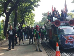 Usai Demo di Kemenhub, Driver Ojol Long March ke Istana