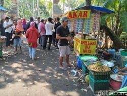 Makin Ramai! Pasar Tiban Muncul di Area Keraton Agung Sejagat