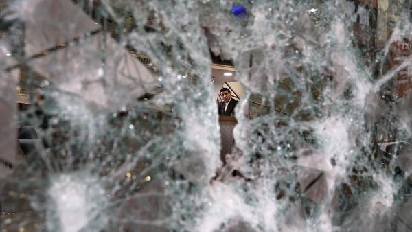 Buntut Krisis Ekonomi di Lebanon, Pendemo Rusak Bank dan ATM