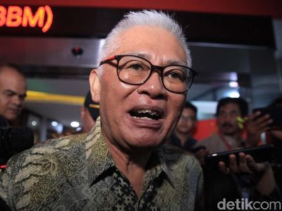 Tawa Irawan Gunari Usai Diperiksa Terkait Jiwasraya