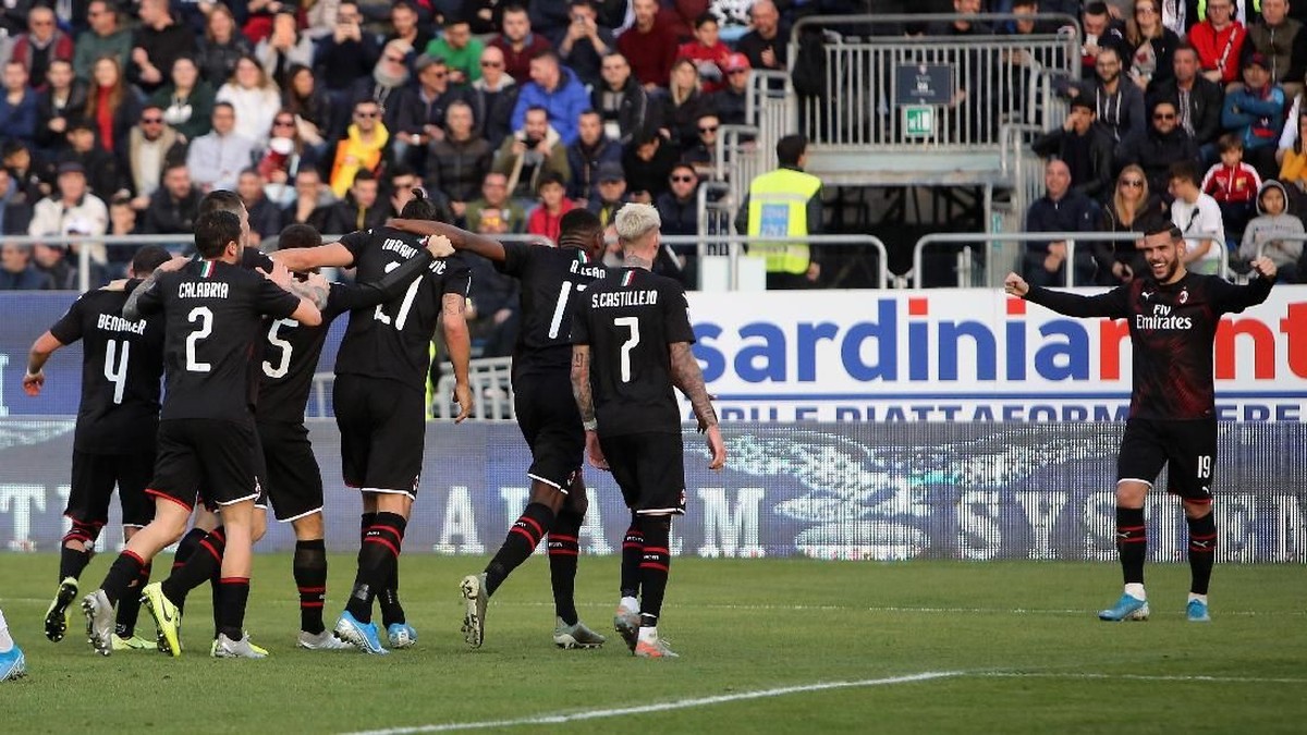 AC Milan ditantang untuk terus memperbaiki posisinya di klasemen Liga Italia (Foto: Enrico Locci/Getty Images)