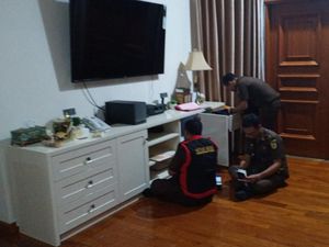Begini Suasana Penggeledahan Rumah Eks Dirkeu Jiwasraya Hary Prasetyo