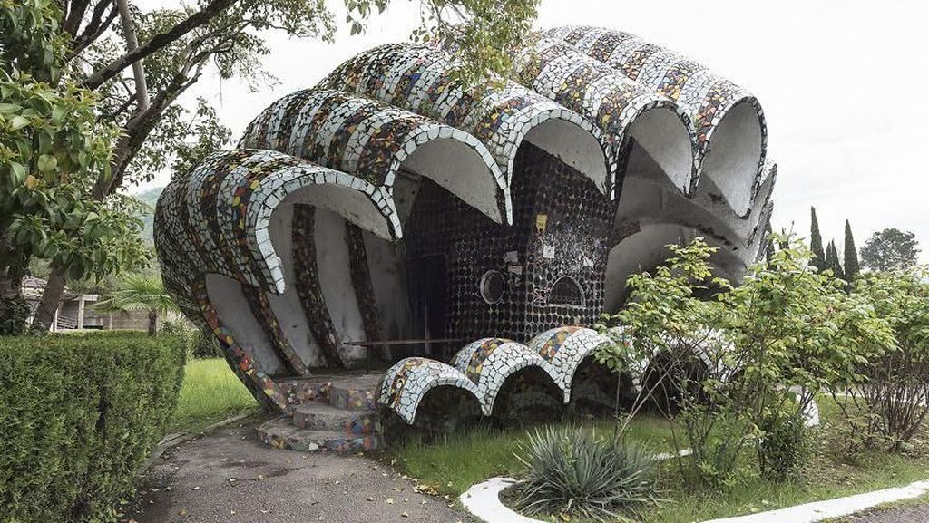 Potret Halte Bus Instagramable dan Artistik di Negara yang Jadi Sengketa Potret Halte Bus Instagramable dan Artistik di Negara yang Jadi Sengketa