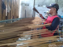 Jelang Imlek, Produsen Dupa Jombang Banjir Pesanan dari Bali hingga Singapura