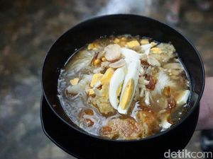 Soto Banjar Mami Maya: Gurihnya Meresap, Soto Khas Banjarmasin Komplet