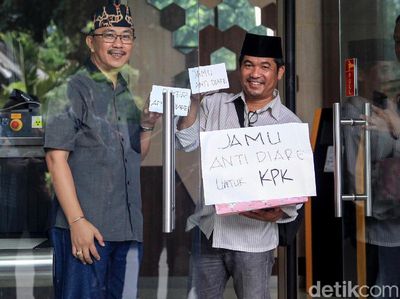 Pegiat Antikorupsi Kirim Jamu Antidiare untuk Pimpinan KPK