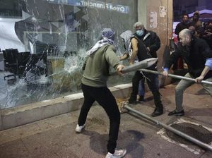 Kacau! Bank di Lebanon Bekukan Dana Nasabah di Luar Negeri