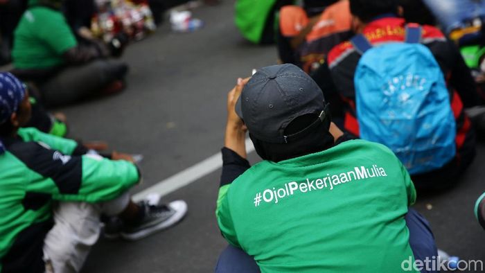 Driver Ojol Ini Ngaku Tak Bisa Nabung Meski Sudah Narik Seharian