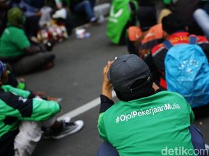 Driver Ojol Ini Ngaku Tak Bisa Nabung Meski Sudah Narik Seharian