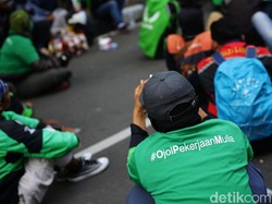 Ramai-ramai Tolak Aturan Ojol Boleh Angkut Penumpang saat PSBB