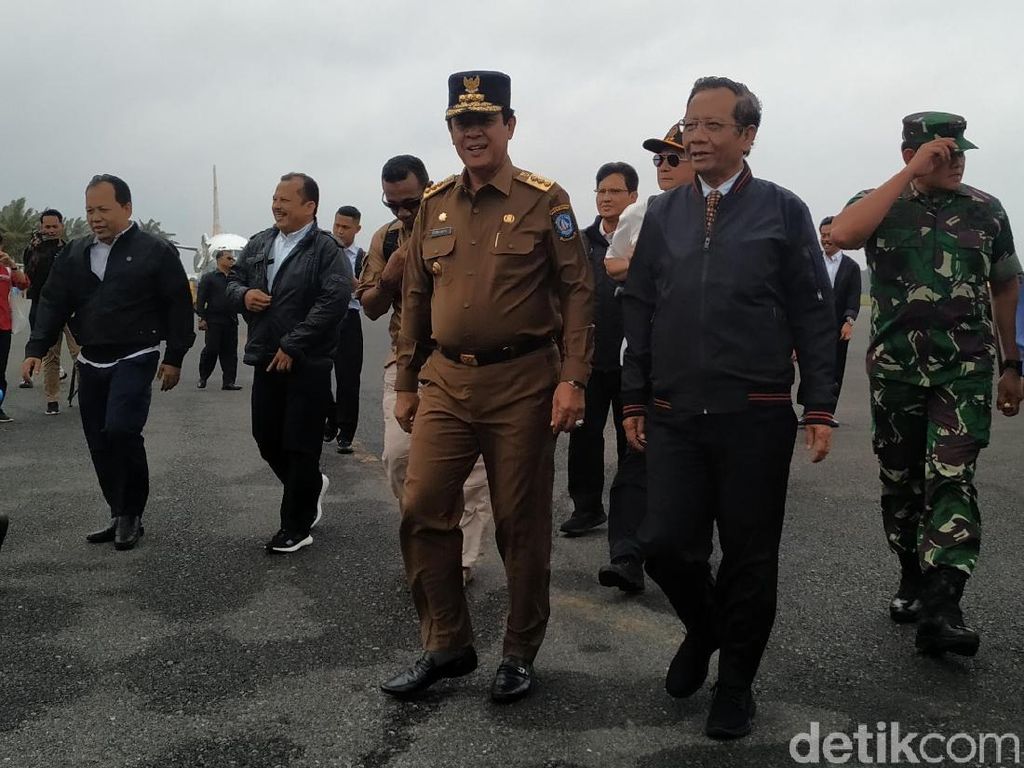 Mahfud: Patroli di Perairan Natuna Ditingkatkan Mahfud: Patroli di Perairan Natuna Ditingkatkan