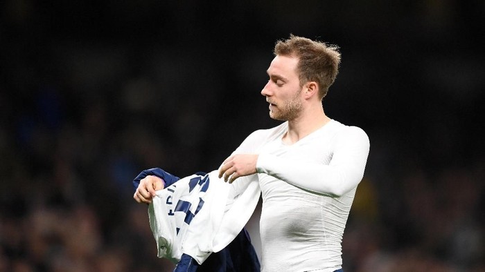 LONDON, ENGLAND - JANUARY 11: Christian Eriksen of Tottenham Hotspur looks dejected following his sides defeat in the Premier League match between Tottenham Hotspur and Liverpool FC at Tottenham Hotspur Stadium on January 11, 2020 in London, United Kingdom. (Photo by Shaun Botterill/Getty Images)