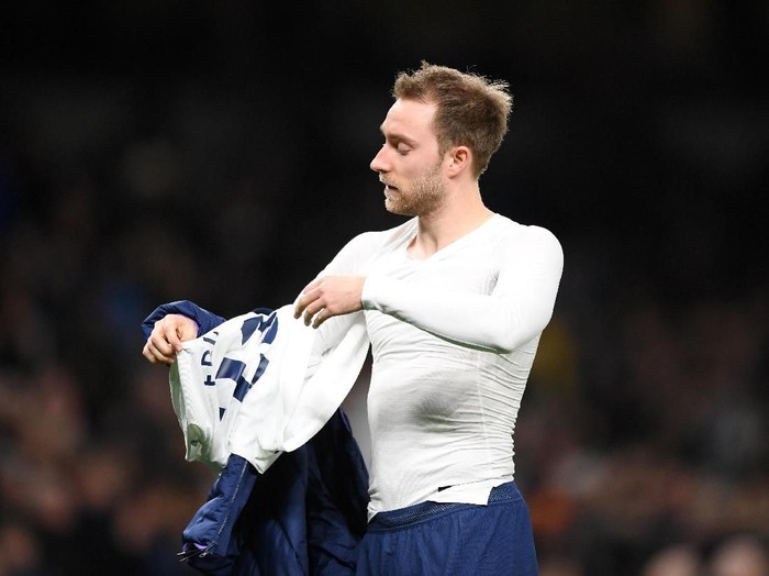 LONDON, ENGLAND - JANUARY 11: Christian Eriksen of Tottenham Hotspur looks dejected following his sides defeat in the Premier League match between Tottenham Hotspur and Liverpool FC at Tottenham Hotspur Stadium on January 11, 2020 in London, United Kingdom. (Photo by Shaun Botterill/Getty Images)
