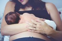 5 Tips Memperbanyak ASI untuk Ibu Menyusui yang Sedang Hamil