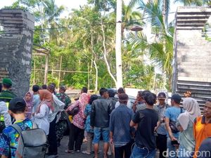 Ramai-ramai Warga Datangi Keraton Agung Sejagat di Purworejo