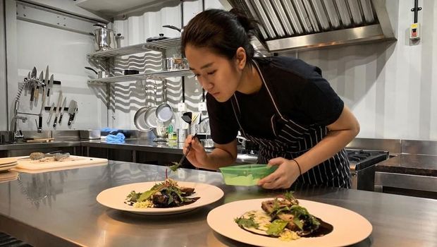 Chef Renatta saat memasak