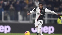 Douglas Costa turut menyumbangkan satu gol untuk Juventus di menit ke-61. Fabio Ferrari/LaPress via AP.