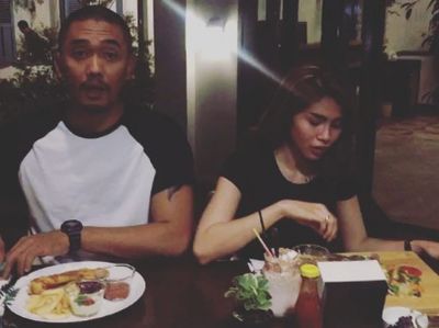 Gaya Kocak dan Seru Komika Uus Saat Kulineran di Bandung