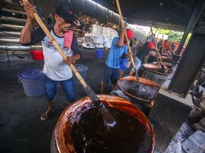 Permintaan Dodol Meningkat Jelang Perayaan Imlek Permintaan Dodol Meningkat Jelang Perayaan Imlek