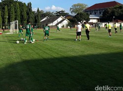Selain untuk mempersiapkan tim, Aji mengaku TC kali ini juga untuk melihat kemampuan salah satu pemain anyarnya yakni, Nasir. Aji menilai mantan gelandang Arema ini cepat beradaptasi.