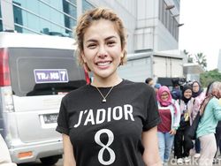 Rumah Dikepung Polisi 10 Jam, Nikita Mirzani Serang Balik Dito Mahendra