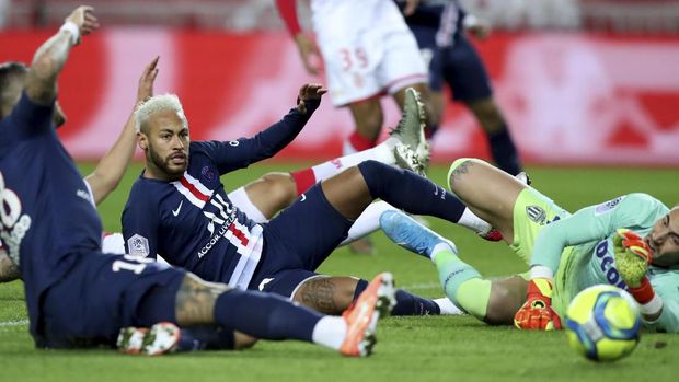 Selisih PSG di puncak klasemen dengan peringkat kedua, Olympque Lyons, berjarak 12 poin. (