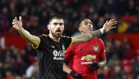 Mata mencoba melepaskan tembakan mendatar pada menit ke-29. Upaya Mata kali ini memaksa Ruddy melakukan penyelamatan. Semenit kemudian, Wolves nyaris bikin gol. Berawal dari tendangan sudut Ruben Neves, bola ditanduk oleh Doherty. Sial bagi Wolves, bola membentur tiang gawang. AP Photo/Rui Vieira.