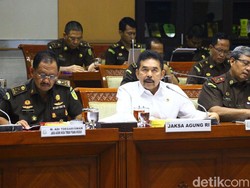 Raker Komisi III, Jaksa Agung Ungkap Progres Penanganan Kasus HAM