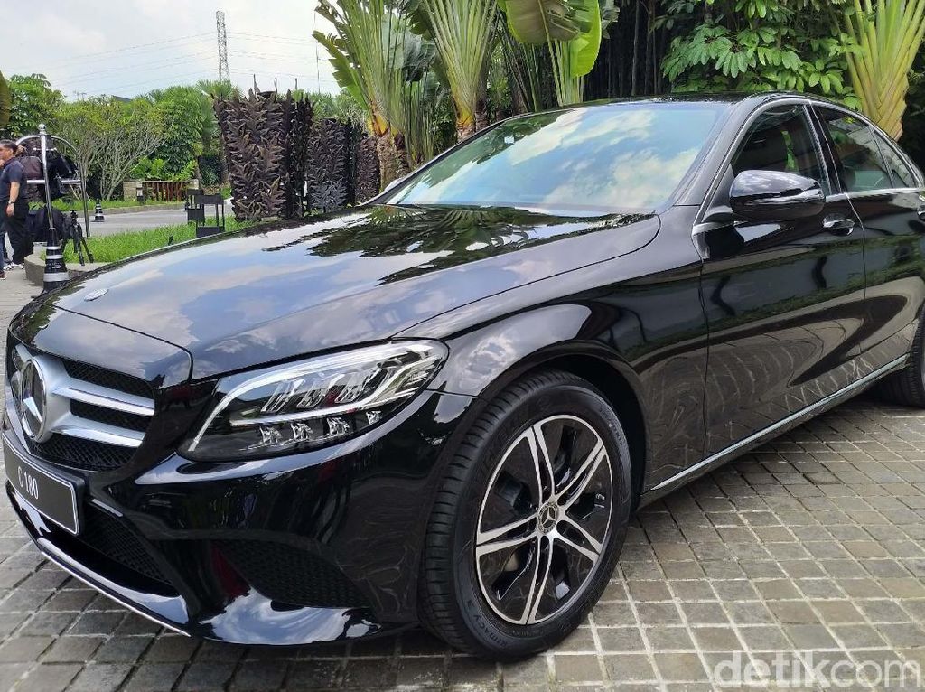 Mercedes-Benz Hati-hati Respons Harmonisasi Pajak Sedan Mercedes-Benz Hati-hati Respons Harmonisasi Pajak Sedan
